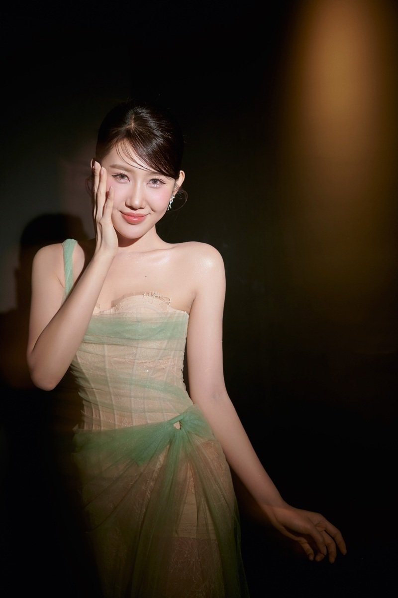 thuý ngân bikini​ 7