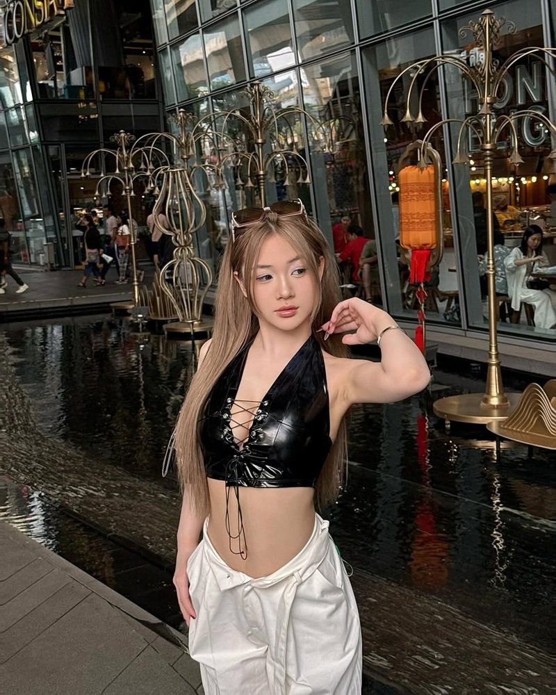 trần hà linh sexy 19