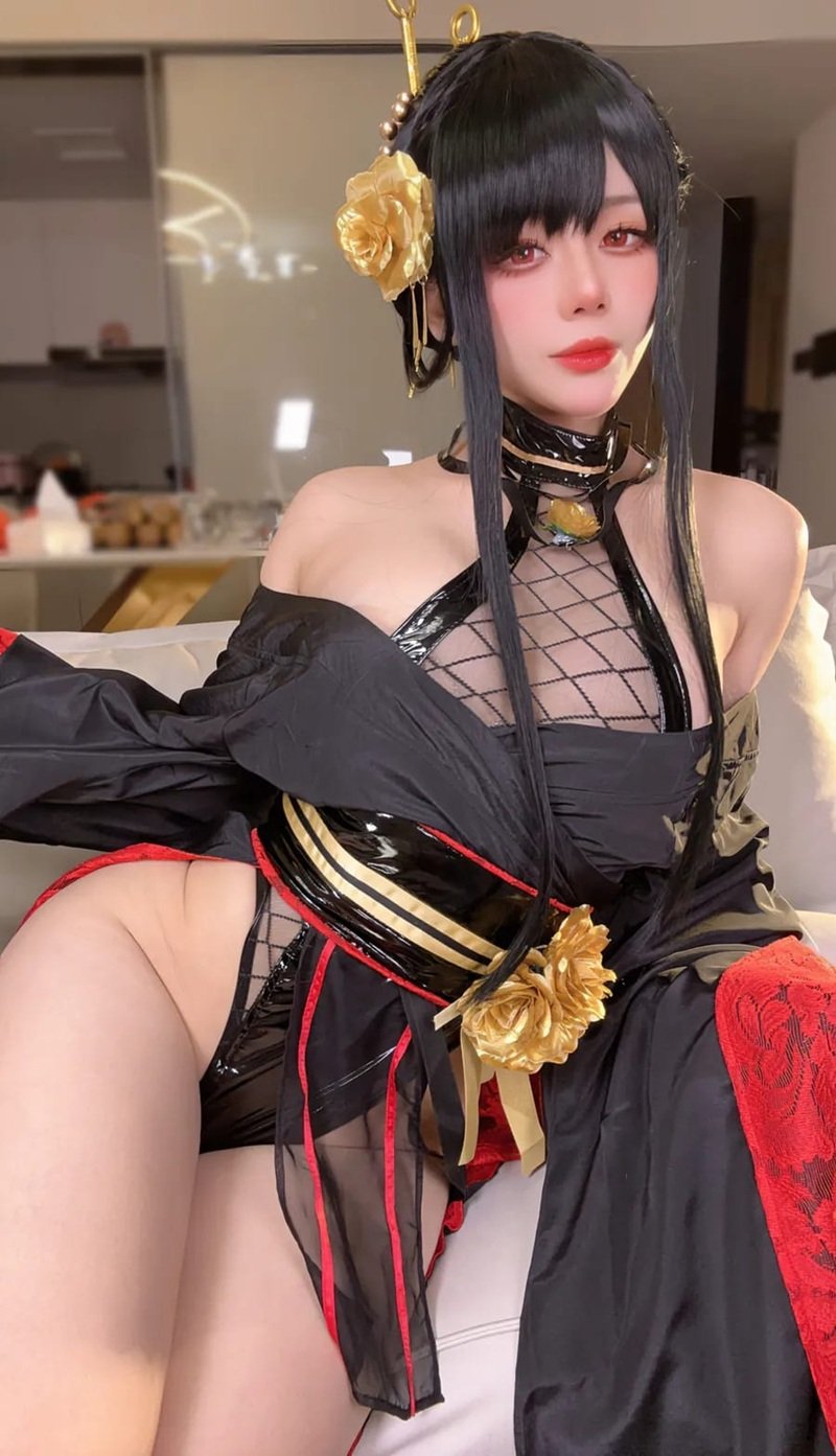 yor forger cosplay​ 18