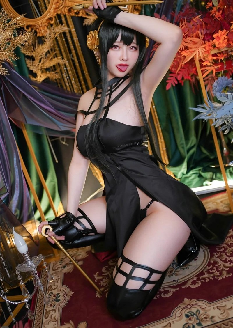 yor forger cosplay​ 3