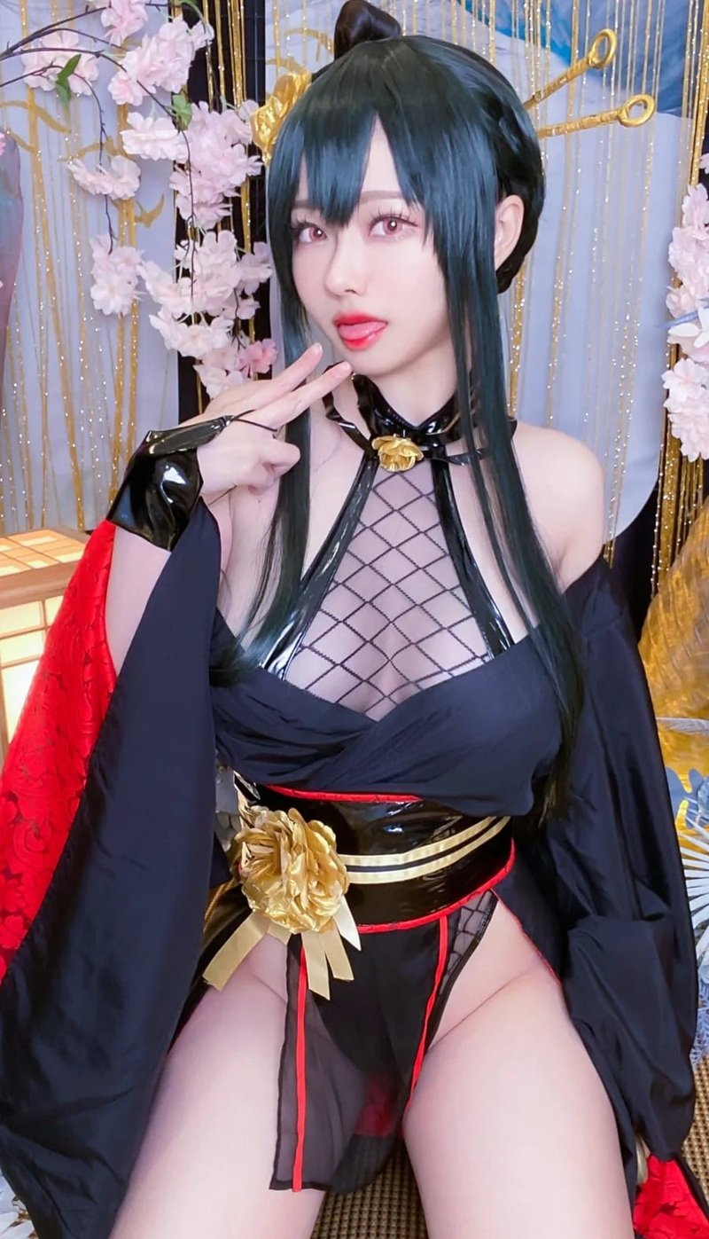 yor forger cosplay​ 4