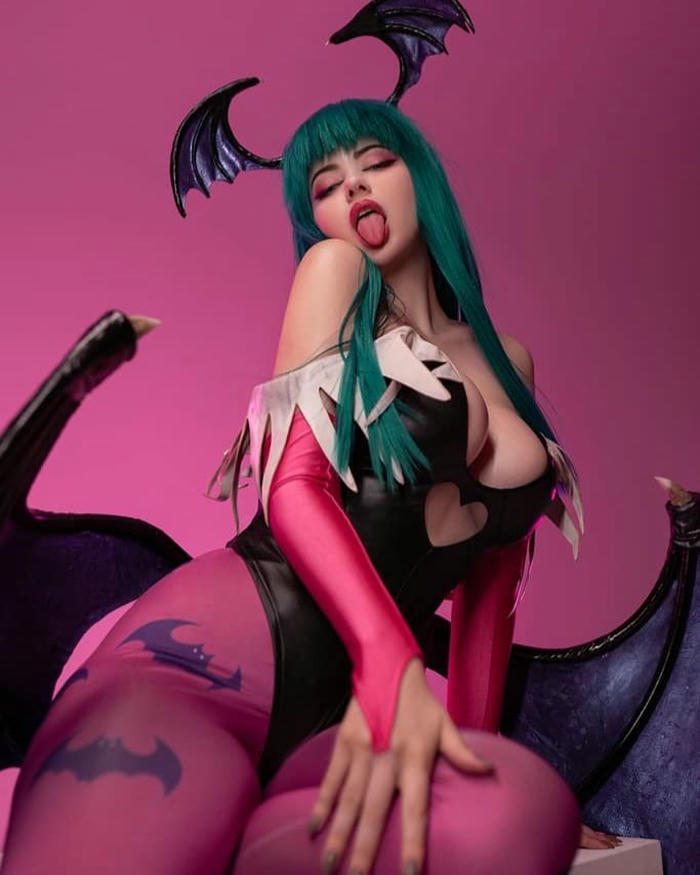Ảnh cosplay gợi cảm thể hiện thần thái duyên dáng