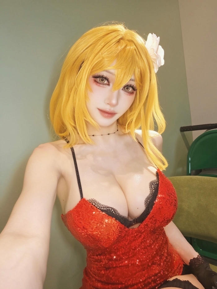 Ảnh sexy anime cosplay mang vẻ đẹp cuốn hút mạnh mẽ