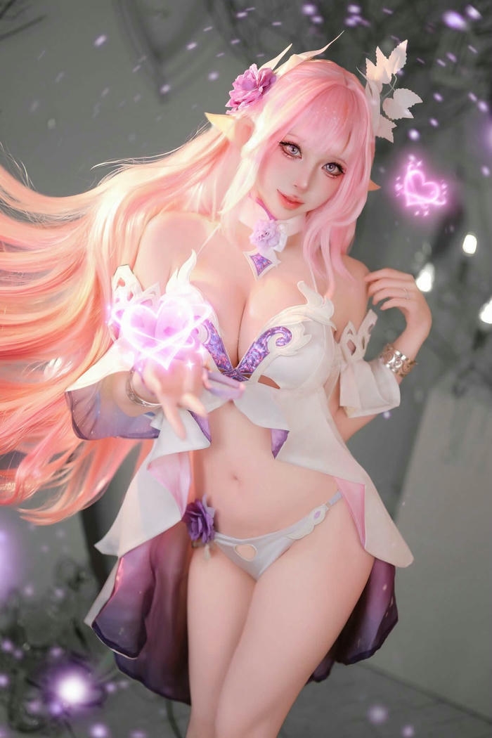 Anime cosplay sexy mang vẻ quyến rũ tinh tế