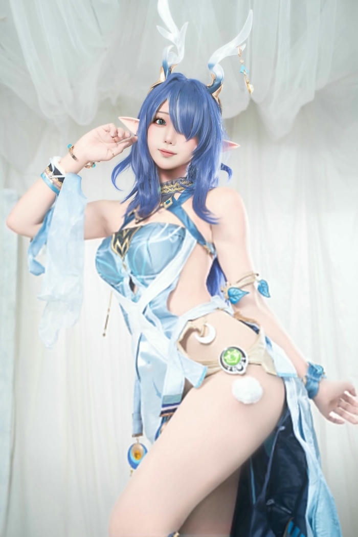 Cô nàng sexy anime cosplay toả sáng khí chất