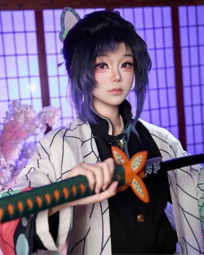 Cosplay kiểu Shinobu chân thành nổi bật hài hòa