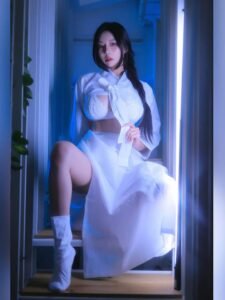 Donggeuran là ai? Giải mã sức hút ‘body chữ S’ của người mẫu Hàn Quốc 2026