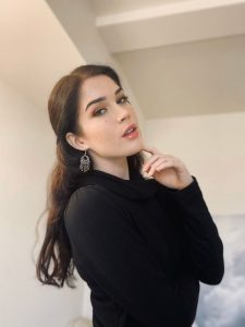 Evelyn Claire là ai? Ngắm trọn bộ ảnh “đốt mắt” của mỹ nhân 9x