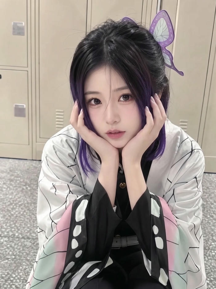 Shinobu cosplay chân thành nổi bật hài hòa