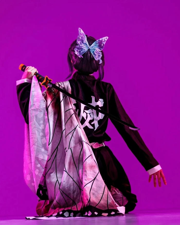 Shinobu cosplay mượt mà rạng rỡ cảm xúc