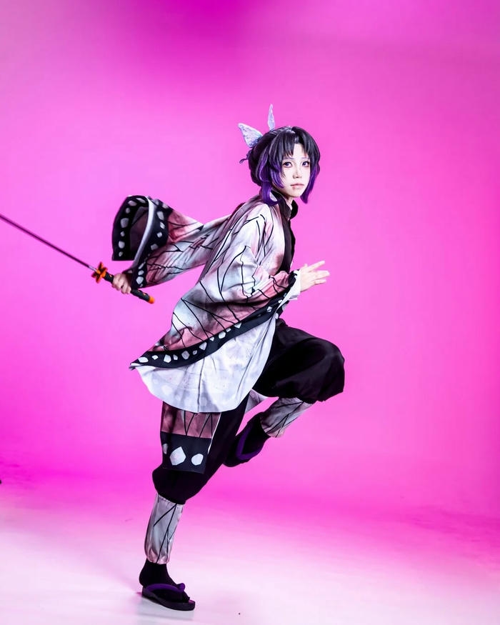 Shinobu cosplay sáng tạo cân xứng độc đáo
