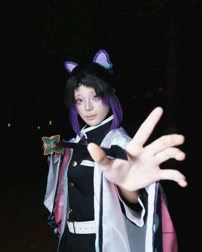 Shinobu với cosplay sáng tạo cân xứng độc đáo