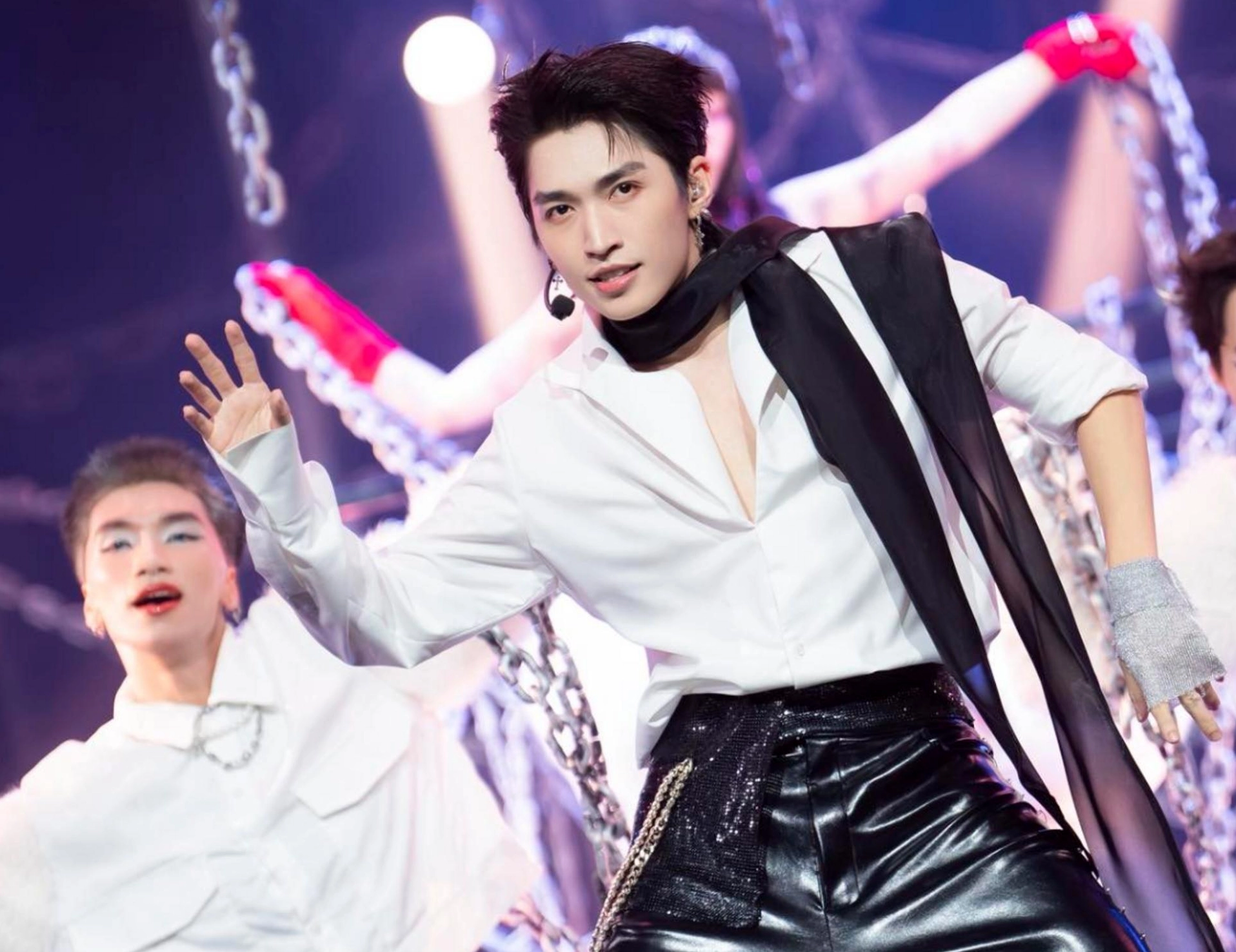 Cody Nam Võ trong chương trình Anh trai say “hi”