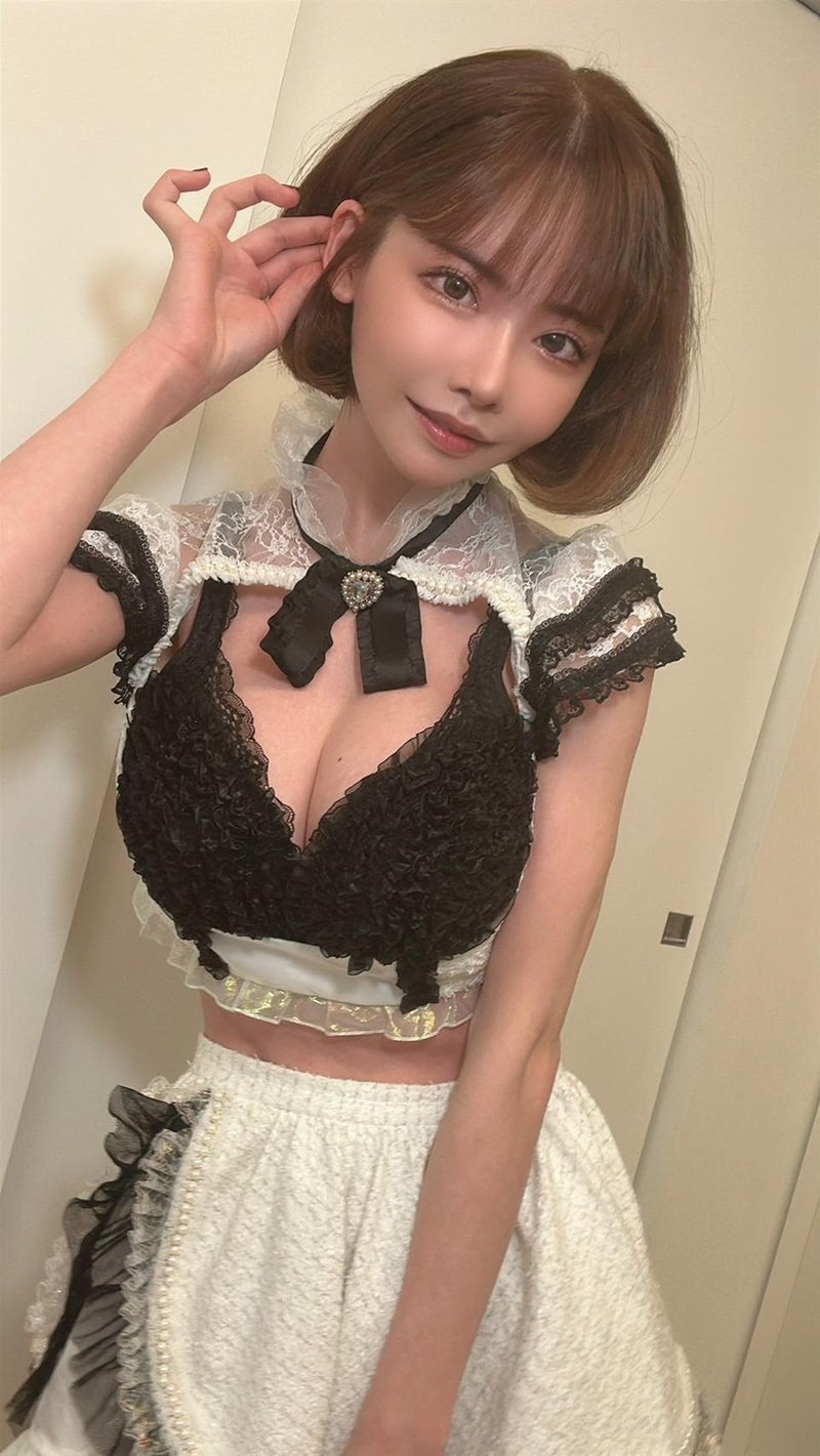 eimi fukada bikini​ 35