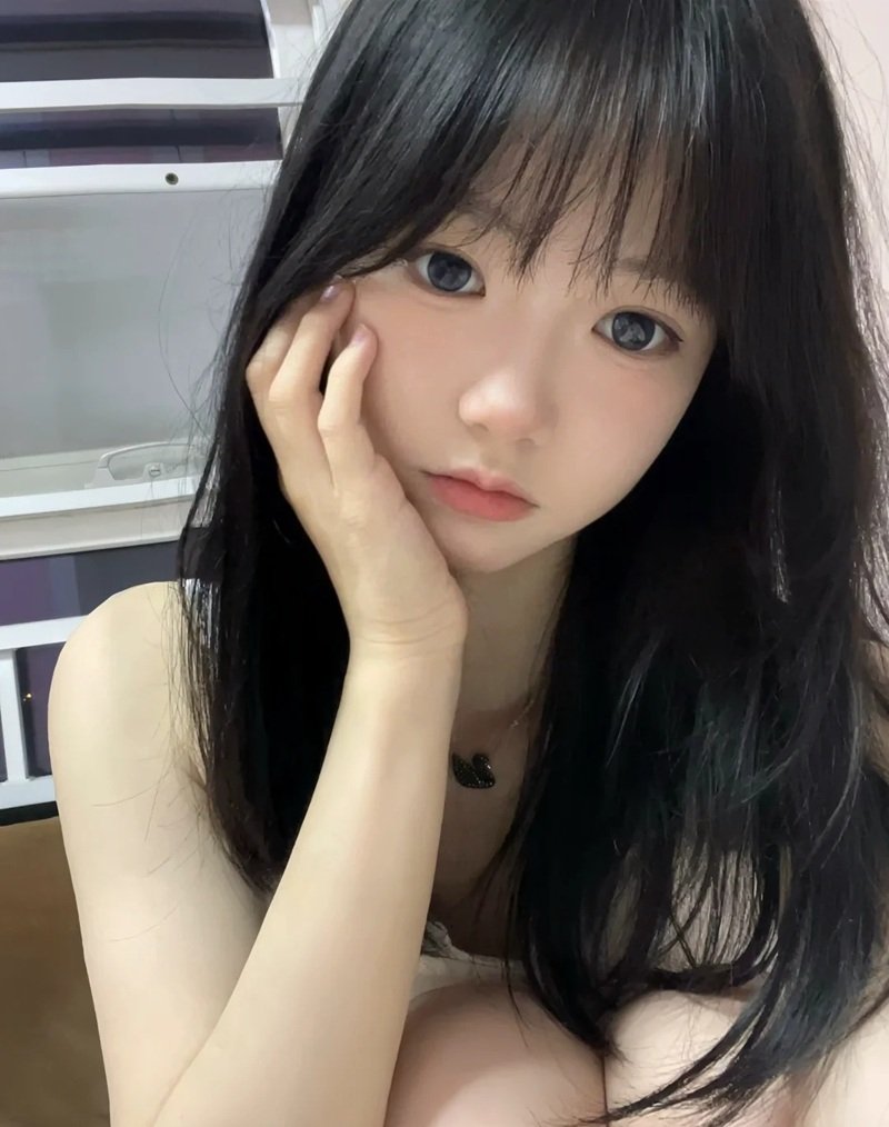 gái xinh 18 tuổi 12