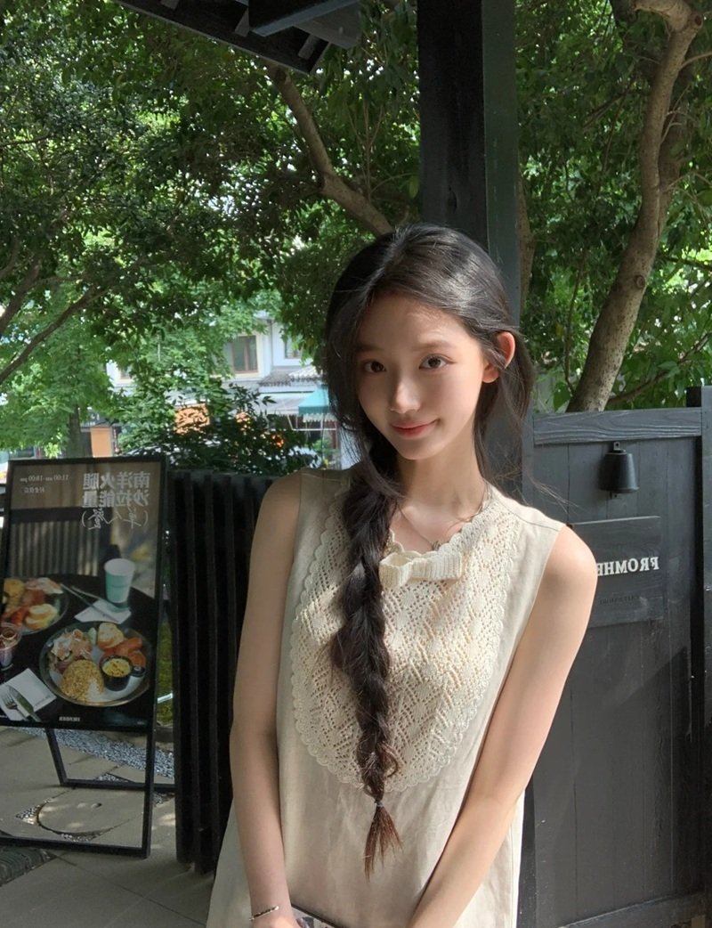 gái xinh 18 tuổi 17