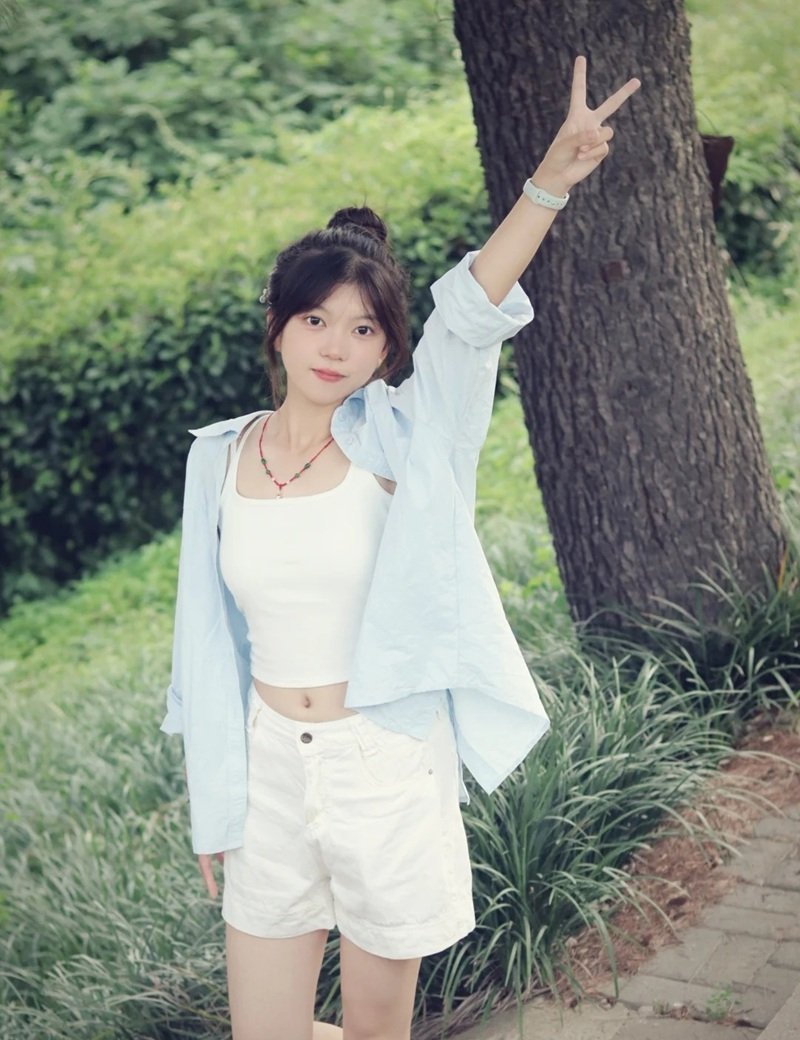 gái xinh 18 tuổi 23