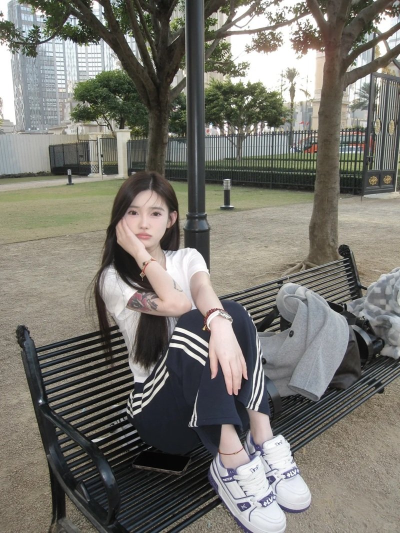 gái xinh 18 tuổi 27