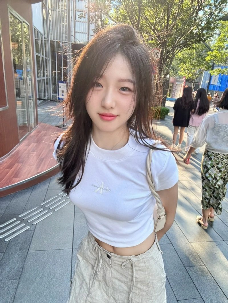 gái xinh 18 tuổi 29