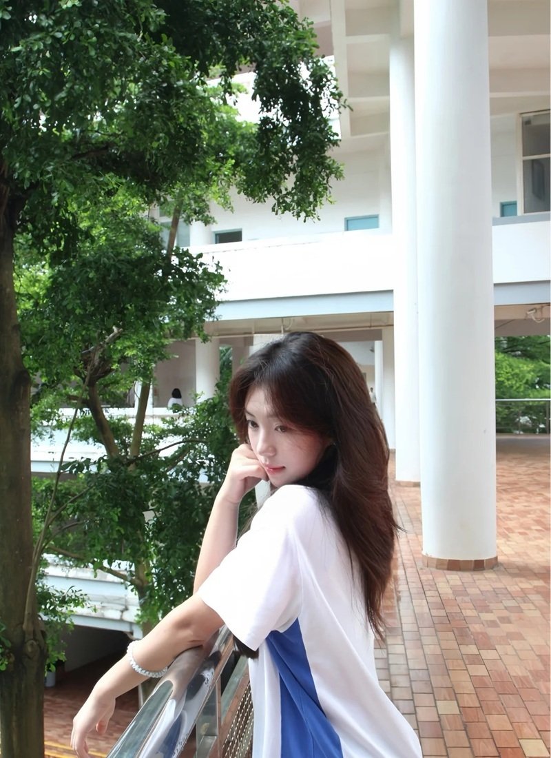 gái xinh 18 tuổi 35