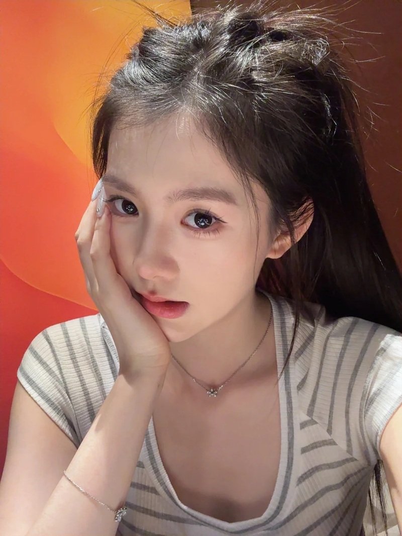 gái xinh 18 tuổi 36