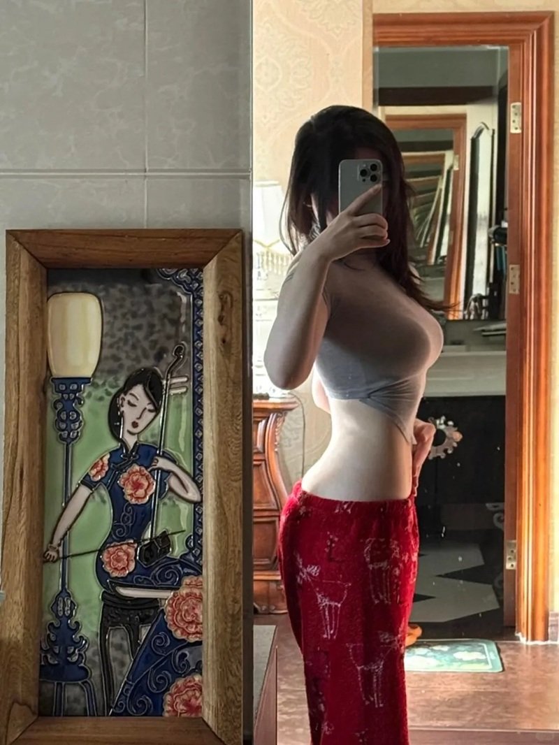 gái xinh khoe mông 27