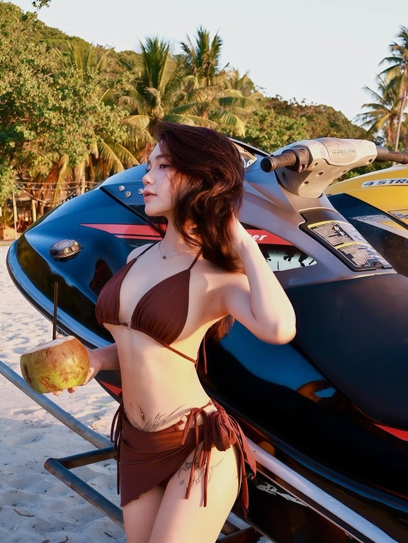 gái xinh khoe mông 9