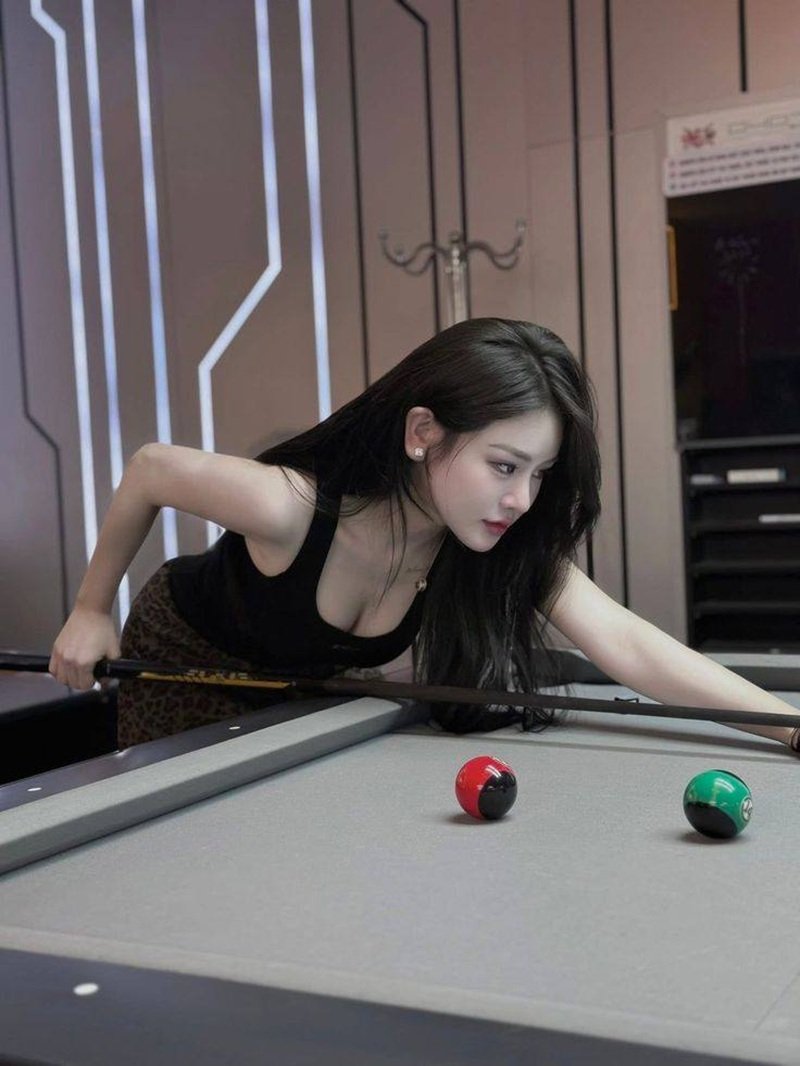 gái xinh ngực to 18