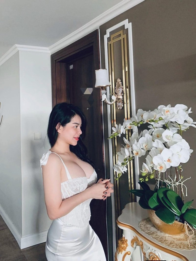 gái xinh ngực to 19