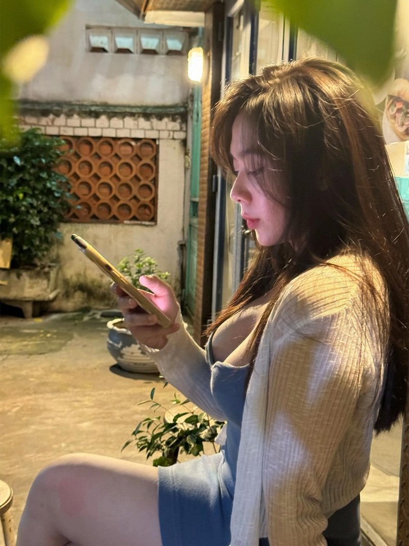 gái xinh ngực to 20