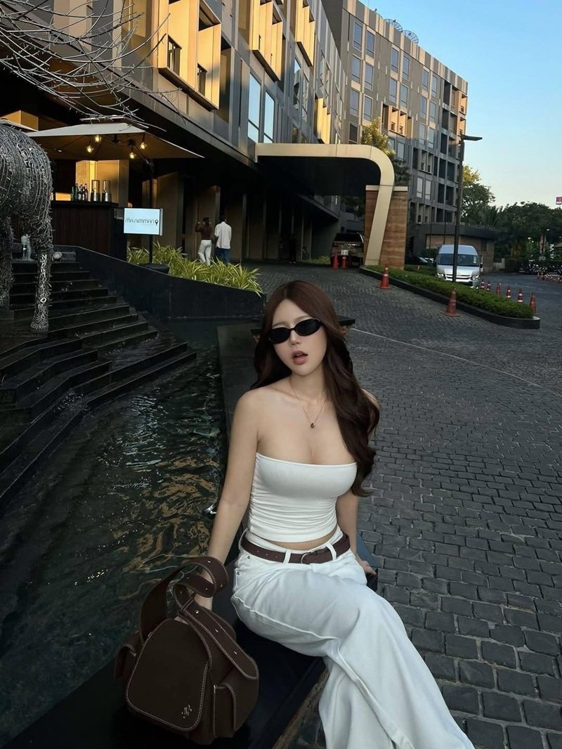 gái xinh ngực to 35