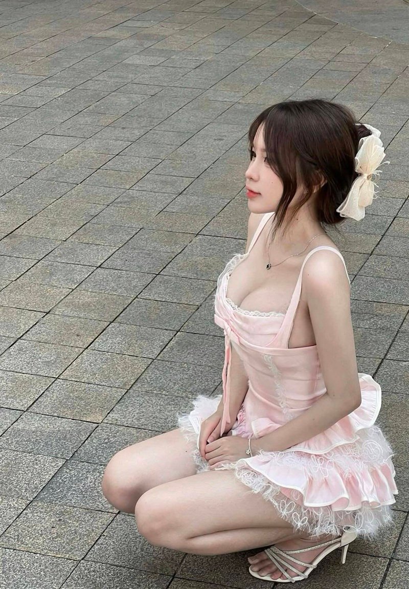 gái xinh ngực to 38