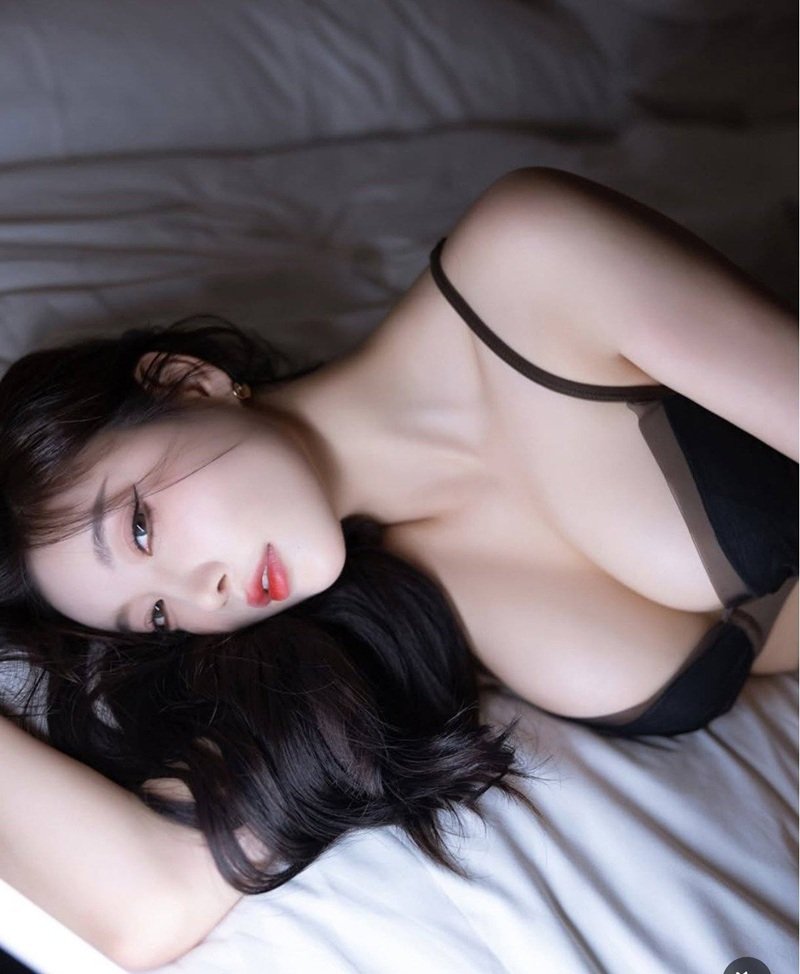 gái xinh show vú 29