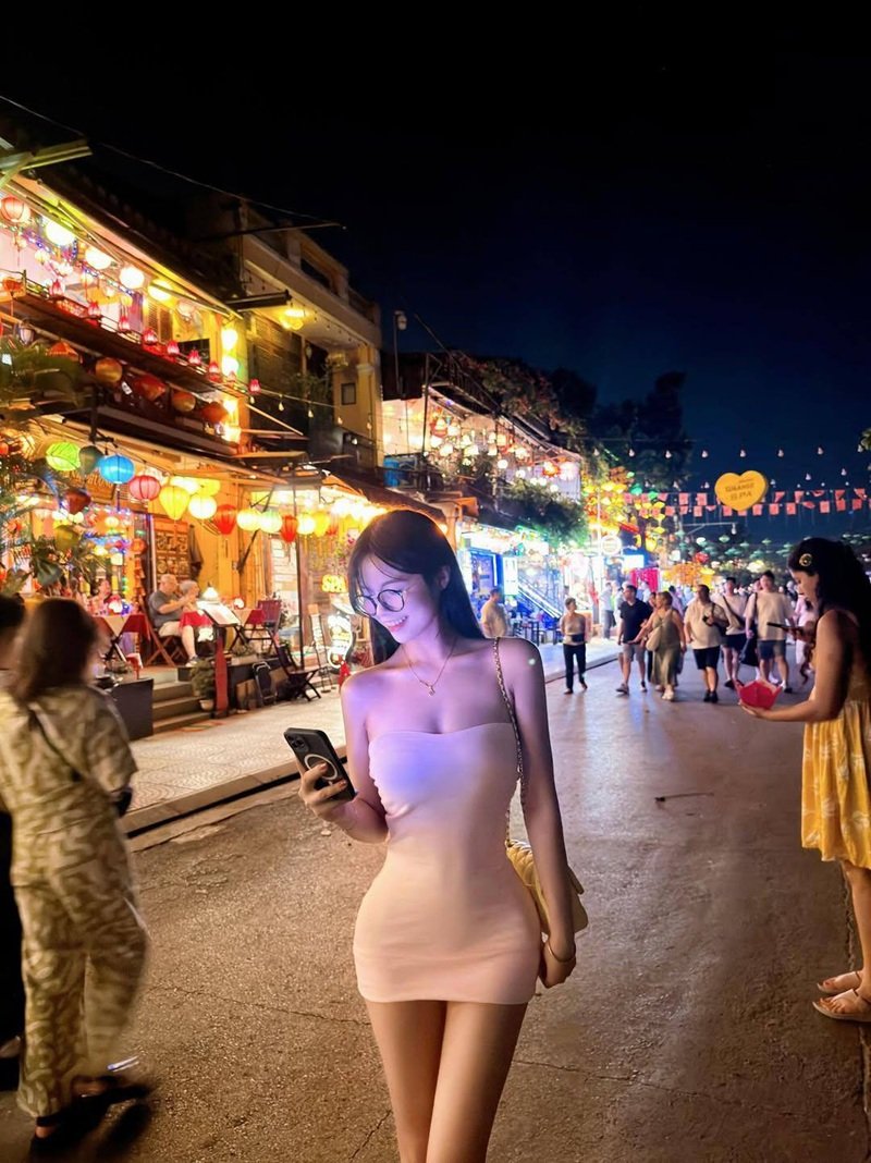 gái xinh show vú 32