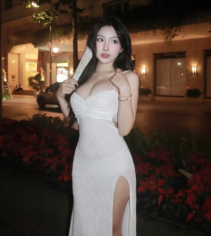 Ảnh gái xinh vếu to hot girl dáng chuẩn vú khủng