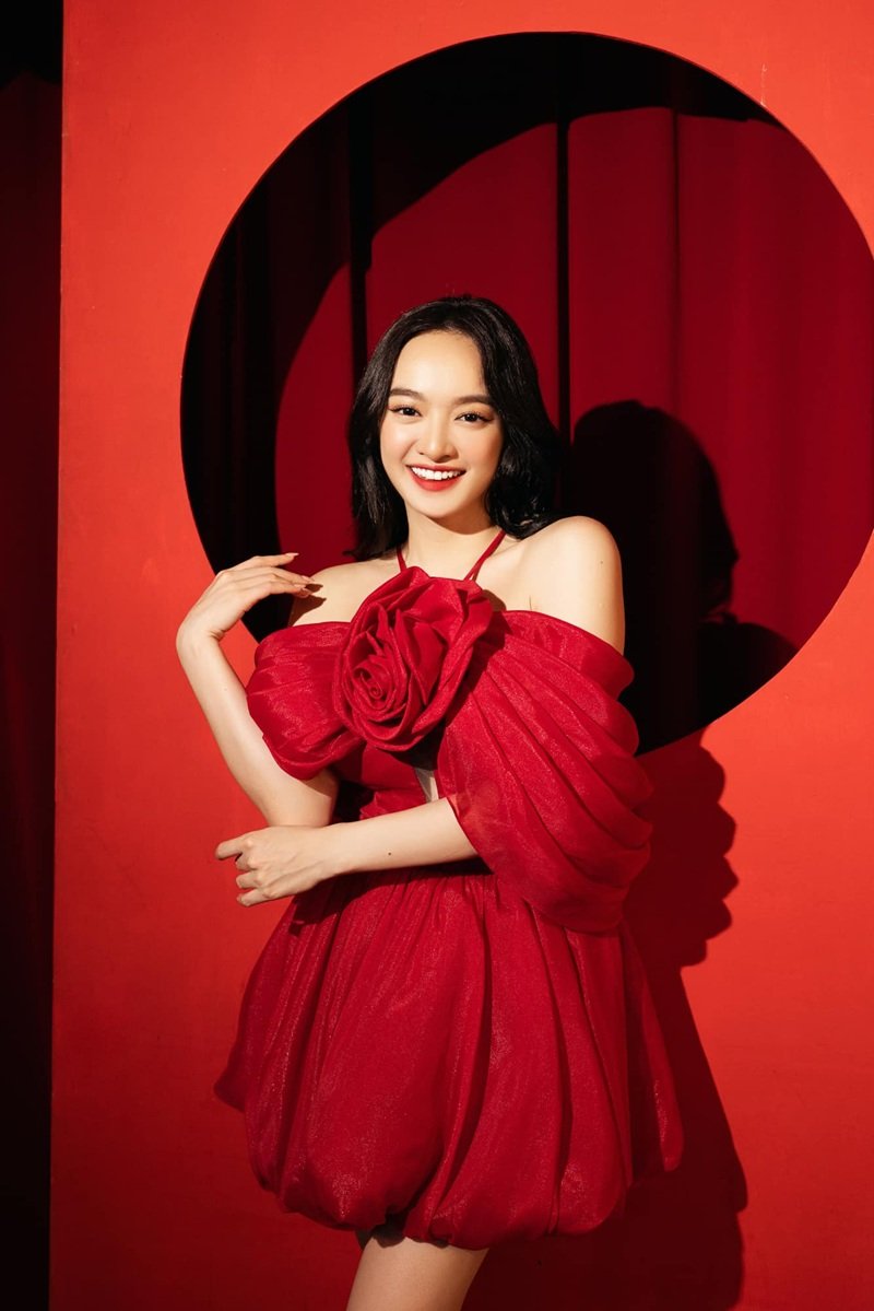 kaity nguyễn bikini khoe vóc dáng thon gọn hấp dẫn