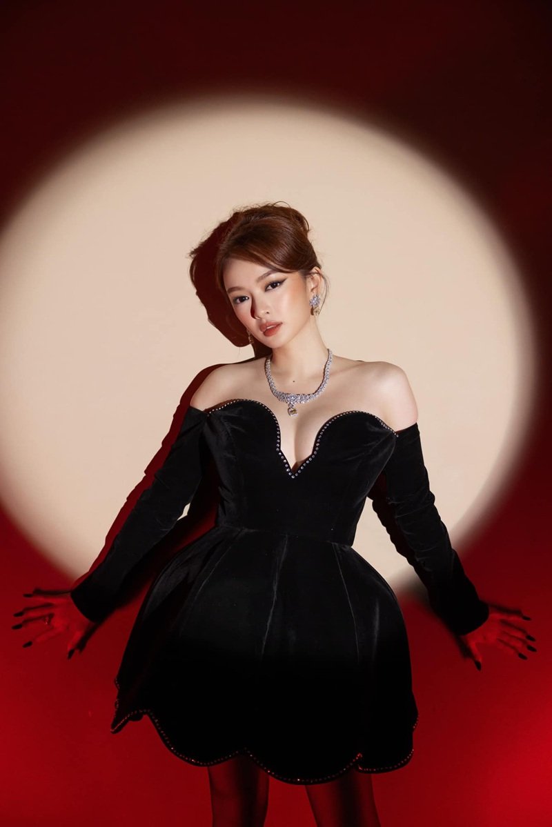 phong cách tươi sáng với kaity nguyễn bikini trên biển