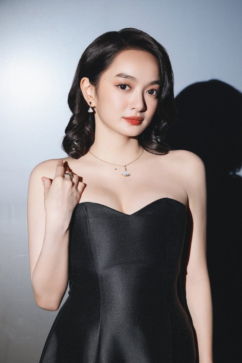 kaity nguyễn bikini ghi điểm với phong cách năng động