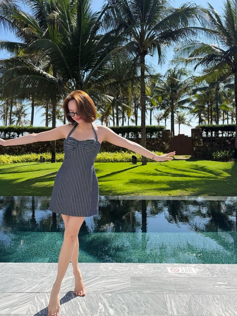 kaity nguyễn outfit bikini năng động hiện đại