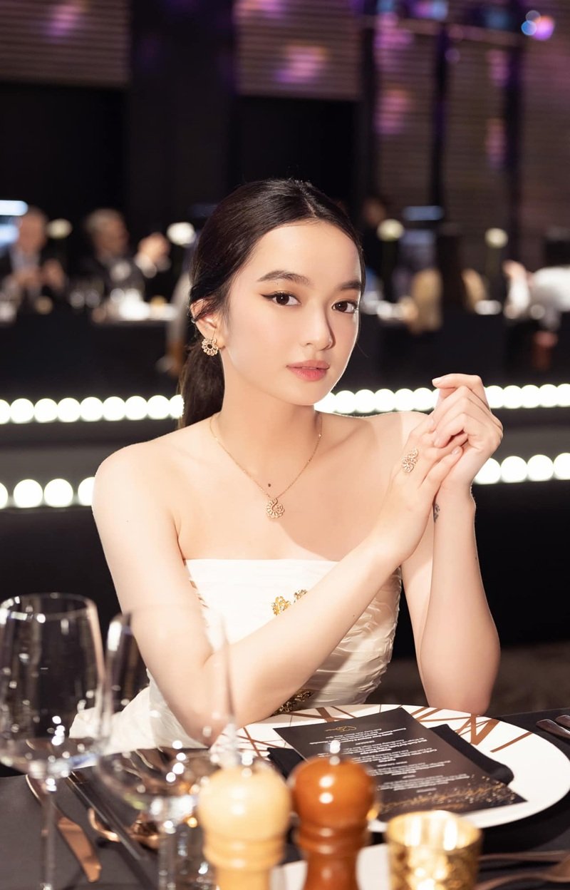 kaity nguyễn bikini trẻ trung nhưng vẫn gợi cảm