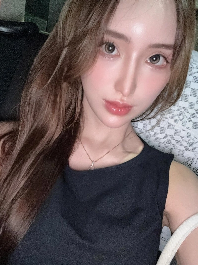 Karen Yuzuriha là ai 2