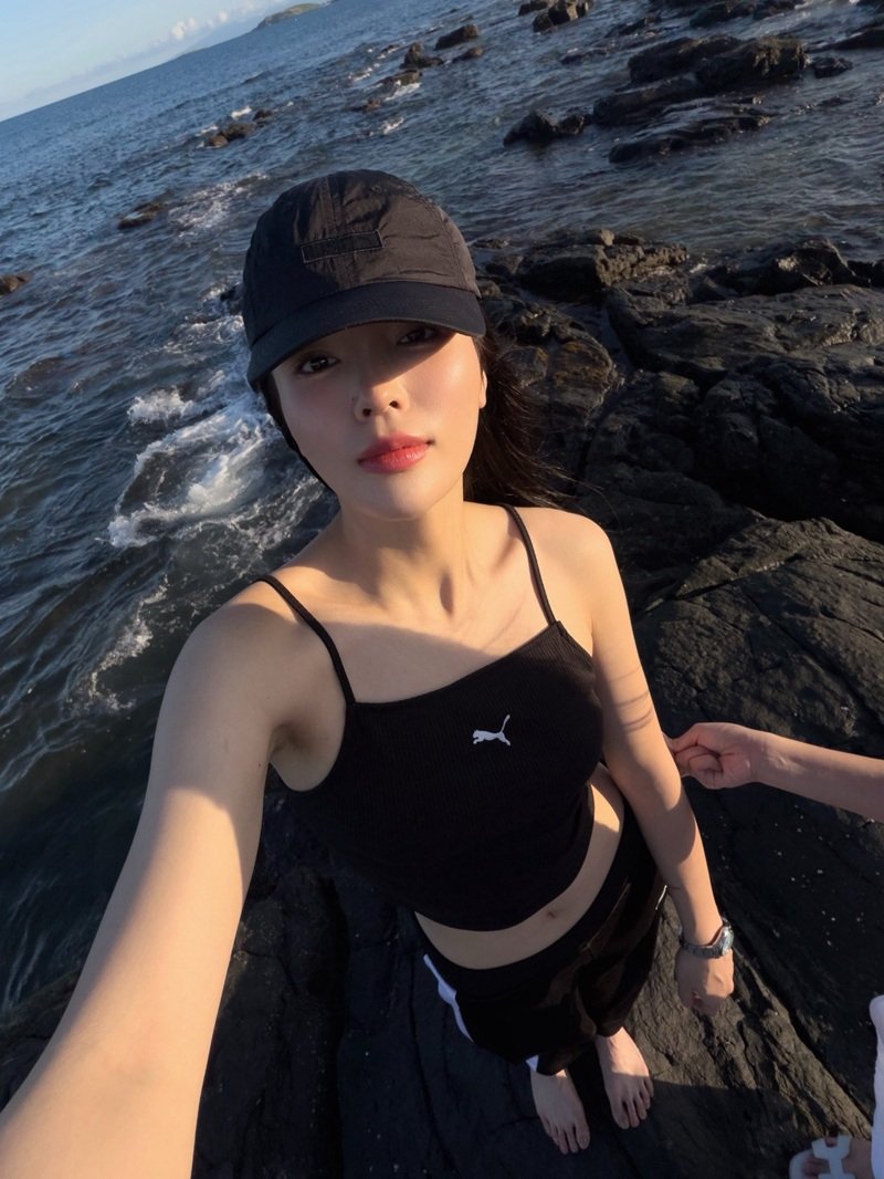 phong cách sang chảnh đầy cuốn hút với kỳ duyên bikini