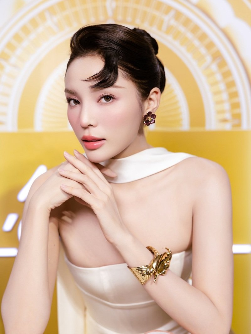 kỳ duyên bikini giúp tôn vẻ đẹp hiện đại quyến rũ