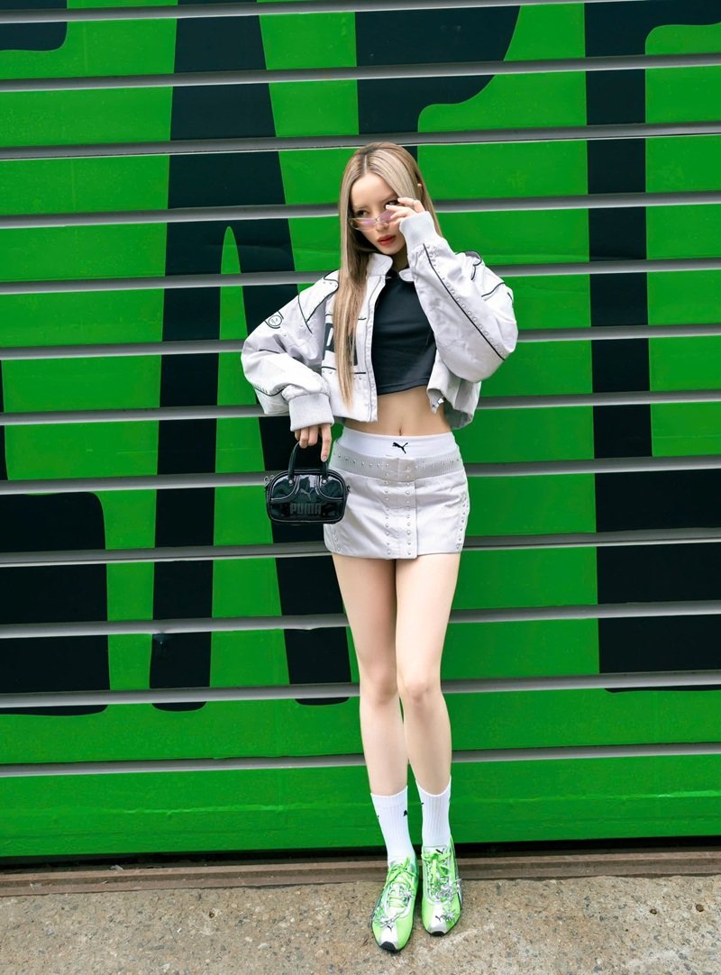 tạo dáng tự nhiên với kỳ duyên bikini đầy quyến rũ