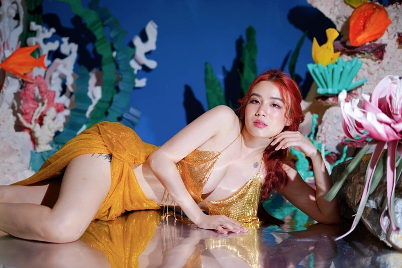 Ảnh Linh Miu Bikini quyến rũ với body sexy và vếu to đầy đặn