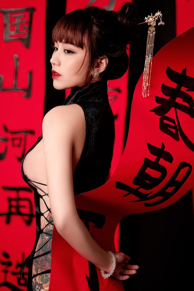 Linh Miu bikini quyến rũ vếu to - Ảnh Linh Miu Bikini