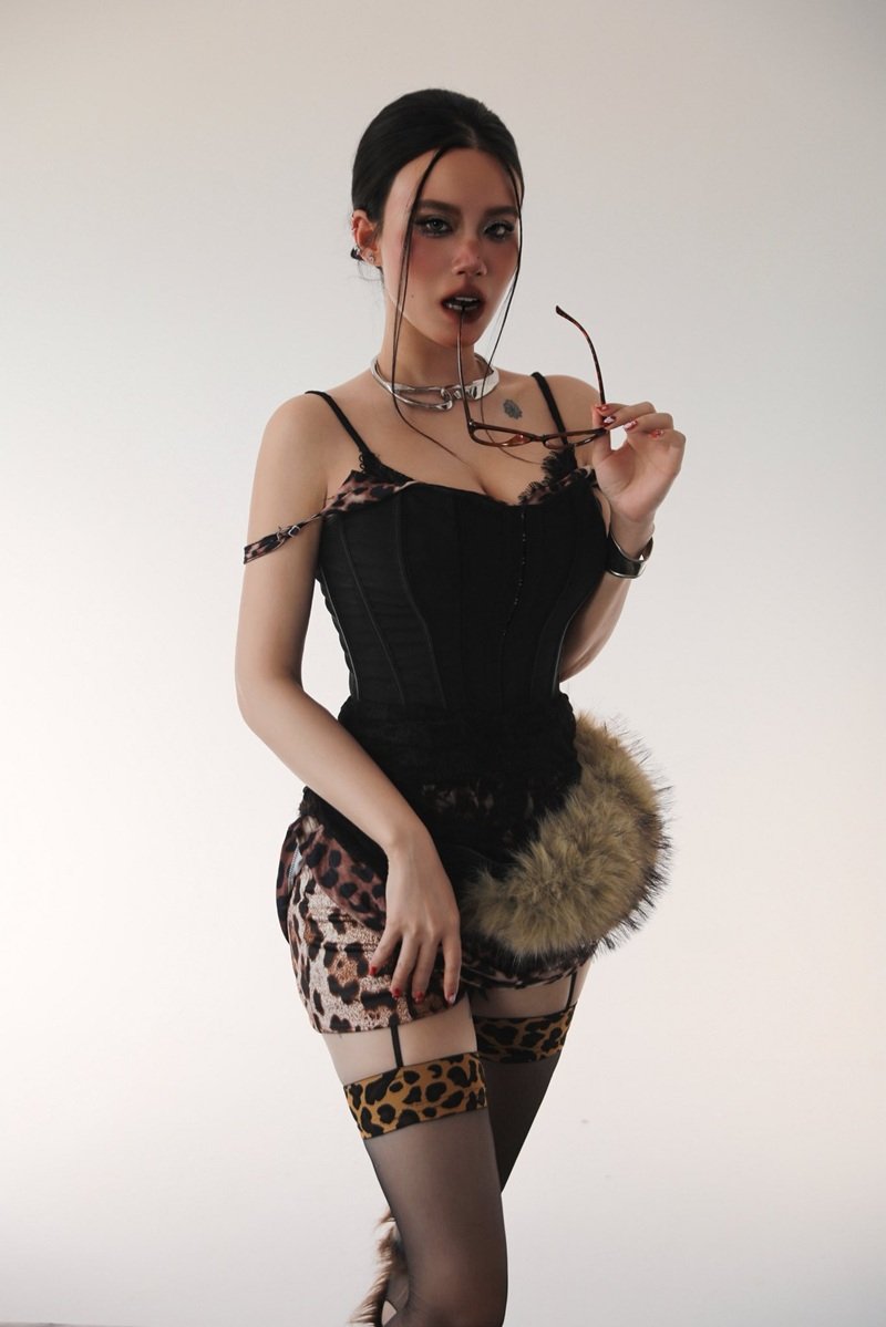 Ảnh Linh Miu Bikini body sexy nảy tự nhiên