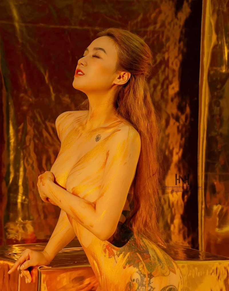 Ảnh Linh Miu Bikini dáng chuẩn, ngực to quyến rũ