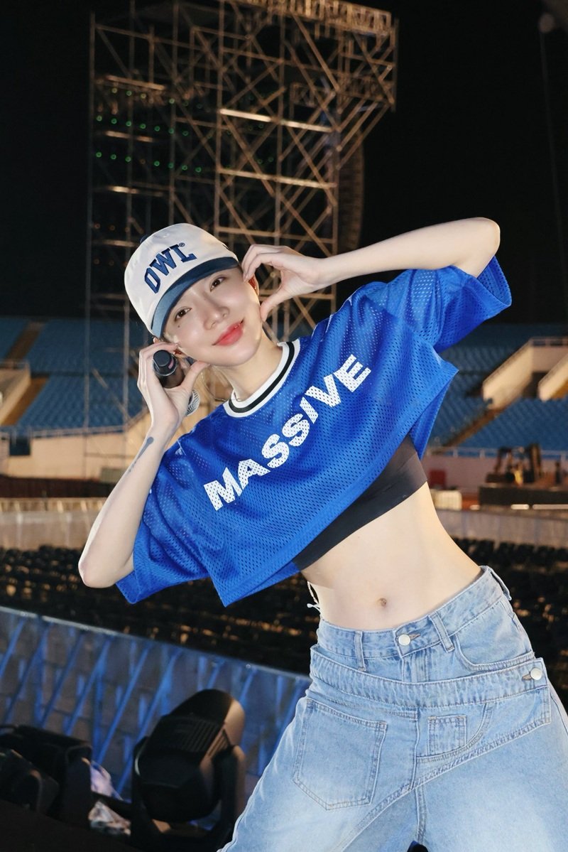 tạo dáng tự nhiên với lyly bikini đầy quyến rũ