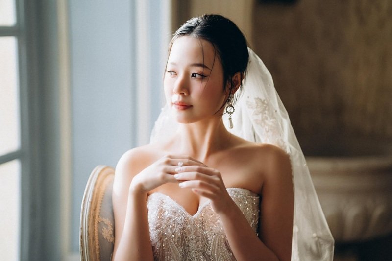 midu bikini nổi bật với thần thái tự tin